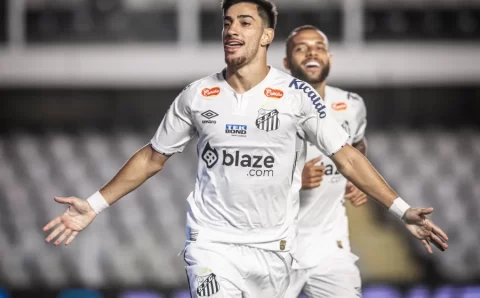 Santos sofre, mas larga na Série B com vitória sobre o Paysandu em Vila vazia