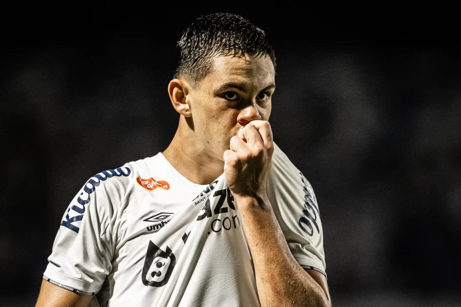 Santos vence o Avaí fora de casa e assume a liderança da Série B do Brasileirão