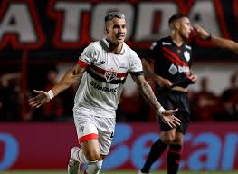 Em bom momento no São Paulo, Ferreira tem o melhor início de ano em gols da carreira