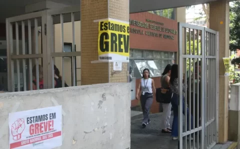 Governo propõe a servidores da educação reajuste de 9% em 2025