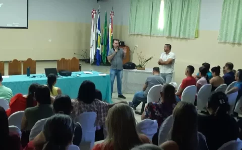 MT:  Professores entram em greve por tempo indeterminado após rejeitar proposta do executivo de Quatro Marcos