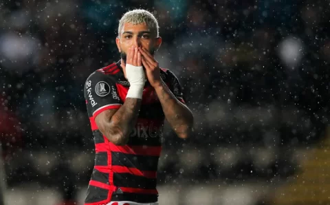 Flamengo perde do Palestino, amarga segunda derrota na Libertadores e cai para o terceiro lugar