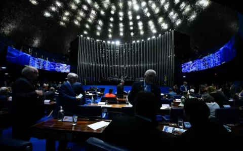 Senado aprova projeto que classifica como de risco atividade de juízes e membros do MP