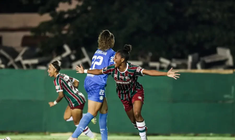 BRASILEIRO FEMININO:  Fluminense vence Palmeiras e se aproxima da classificação para quartas