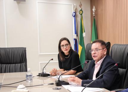 MT:  NEM DIREITA, NEM ESQUERDA:   Janaina diz que Botelho amplia vantagem ao fugir da polarização em Cuiabá