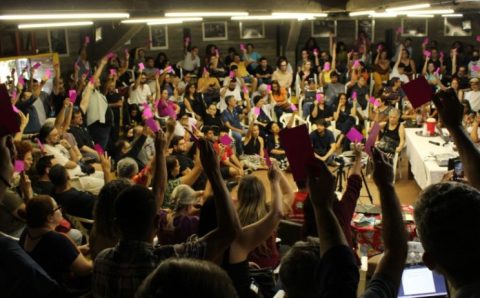 MT:   DOCENTES DA UFMT APROVAM GREVE A PARTIR DE SEGUNDA-FEIRA, 20/05