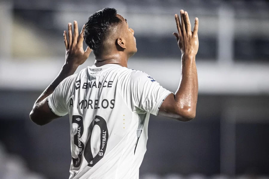 Morelos marca, Santos goleia o Guarani na Vila e reassume a liderança da Série B