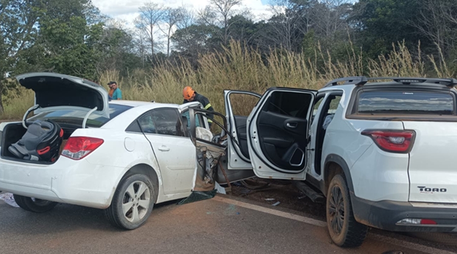 EM PRIMAVERA DO LESTE: Corpo de Bombeiros retira vítima presa às ferragens em acidente na BR-070