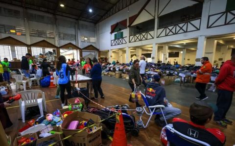 Colchões, roupa de cama e banho: saiba o que doar para vítimas no RS