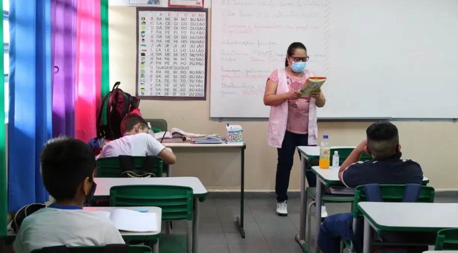 Senado aprova projeto que destina recursos extras para educação básica