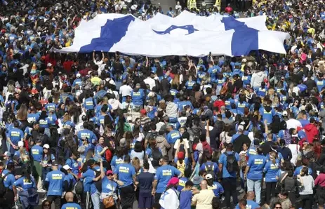 Marcha para Jesus reúne milhares de pessoas na capital paulista
