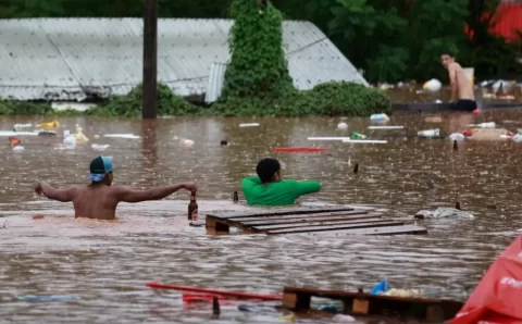 Enchentes mortais no Rio Grande do Sul são destaque na imprensa internacional