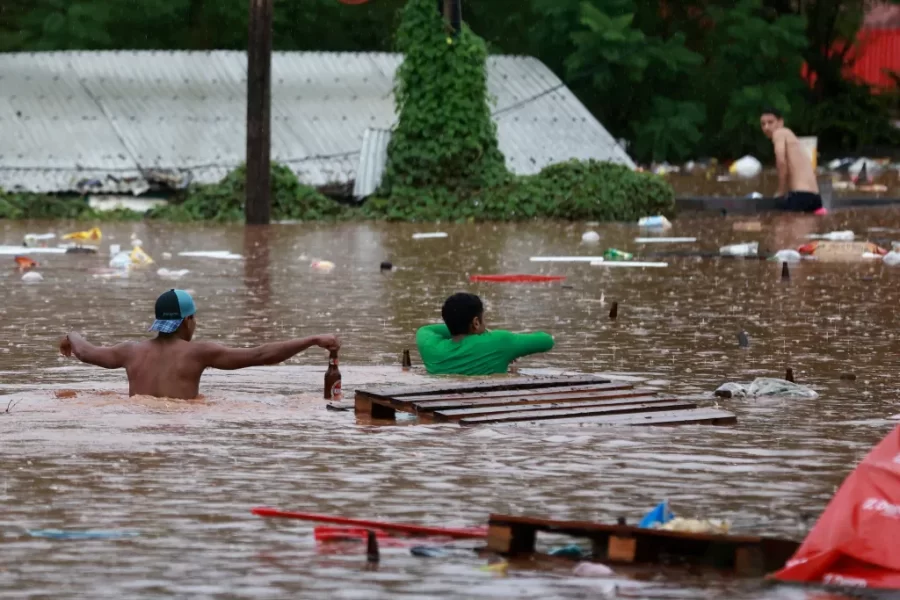 Enchentes mortais no Rio Grande do Sul são destaque na imprensa internacional