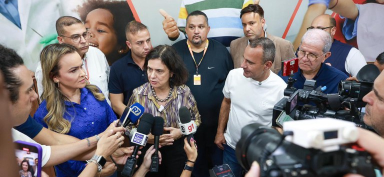 Hospitais federais passarão por programa de reestruturação, adianta Nísia no Rio