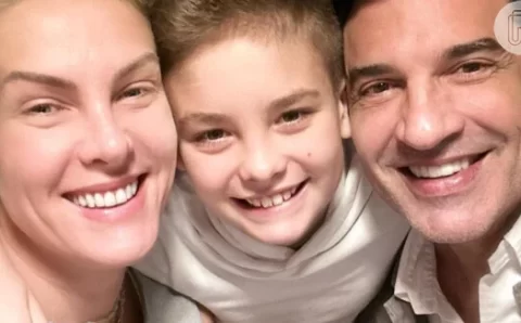 Ana Hickmann e Edu Guedes em primeira festa junina como casal combinam look xadrez com filho da apresentadora