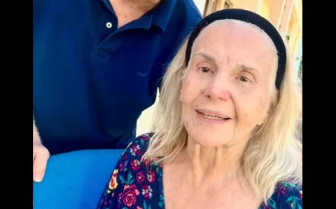Veterana atriz da novela ‘Corpo a Corpo’ se muda para o Retiro dos Artistas aos 89 anos e web se divide: ‘Cadê a família?’