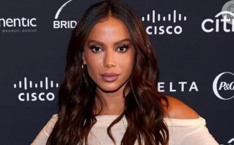 Anitta tem planos de nova cirurgia plástica para retirar detalhe no rosto que a incomoda: ‘Eu odeio’