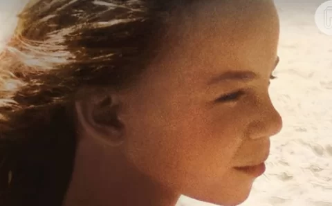 Na infância, essa moça foi oferecida para um cafetão pela própria irmã. Hoje, é uma das estrelas do Rock in Rio. Reconhece?