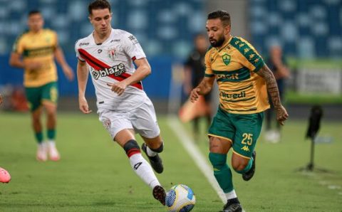CAMPEONATO BRASILEIRO:   Walter garante empate sem gols e Cuiabá se mantém afastado do Z4