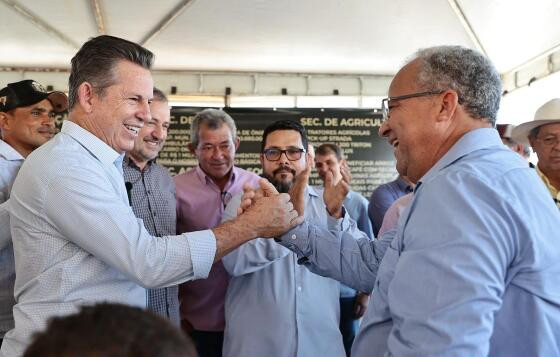 MT:   MELHORIAS PARA TODA REGIÃO:   Governador vistoria obras em Colniza: “Estão mudando a realidade do município, que ainda vai crescer muito”, afirma prefeito