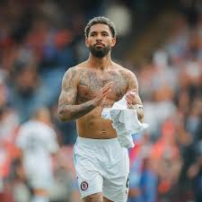 Juventus anuncia contratação do volante brasileiro Douglas Luiz