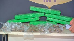  Jovem é presa pela Polícia Civil com drogas em Tangará da Serra