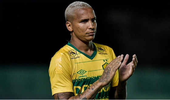 BRIGA FORA DE CAMPO:  Staff de Deyverson acusa Cuiabá de “terrorismo psicológico”