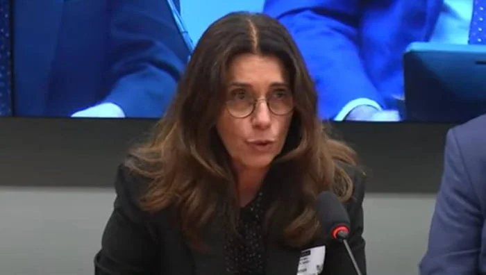 Americanas: ex-diretora que está na lista da Interpol vai se entregar