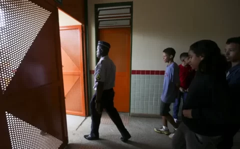 STF dá 10 dias para SP explicar modelo de escolas cívico-militares