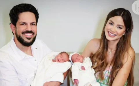 Filho de Sorocaba e Biah Rodrigues deixa hospital com irmã gêmea quatro dias após nascimento e ficar na UTI