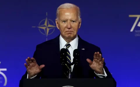 Biden desiste de candidatura e endossa vice Kamala Harris
