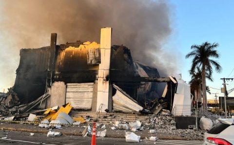 MT:  FOGO NO SHOPPING POPULAR:  ‘Foi tudo destruído, fomos ao chão’, diz Misael após tragédia