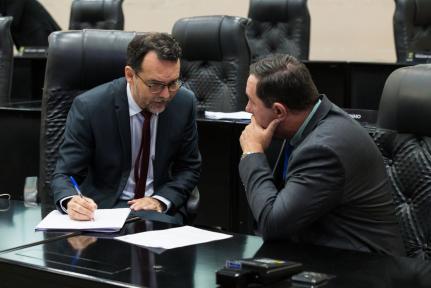 MT:  15 ASSINATURAS:  Lúdio declara apoio à Janaina para a primeira-secretaria da AL