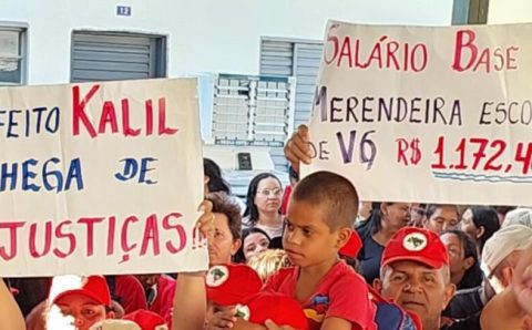 MT:  Sintep/VG entrega documento ao Presidente Lula denunciando o descaso do Prefeito Kalil Baracat