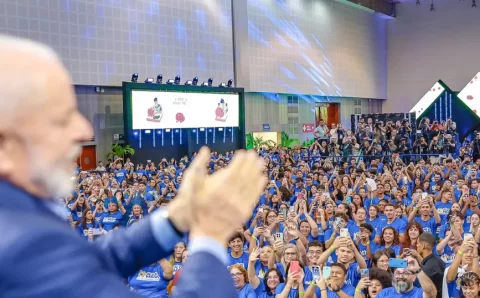 Expansão do Pé-de-Meia beneficiará mais 1 milhão de estudantes
