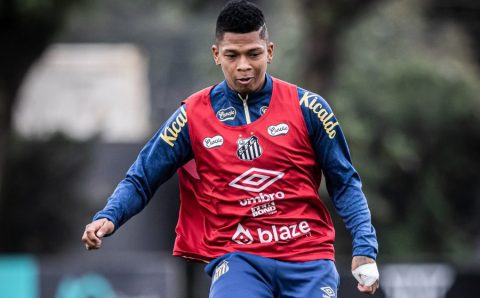 Billy Arce é regularizado no BID e pode fazer estreia pelo Santos