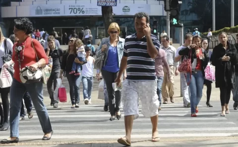 Taxa de desemprego recua em 15 estados no segundo trimestre, diz IBGE