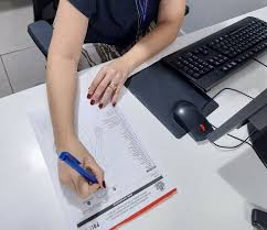 Polícia Civil prende em flagrante homem que agrediu ex-companheira na frente de familiares