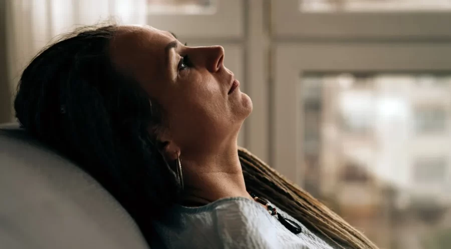 Menopausa pode aumentar risco de transtornos psiquiátricos, diz estudo