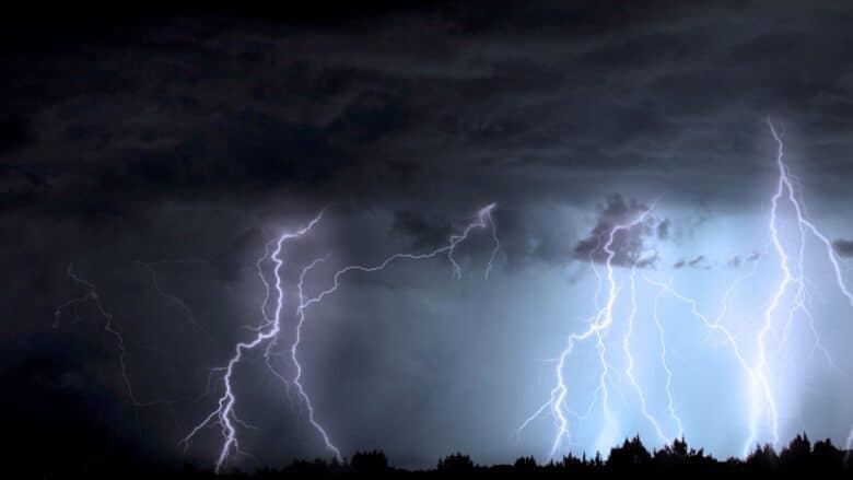 MT:  Semana começa quente e com alerta de temporais para MT