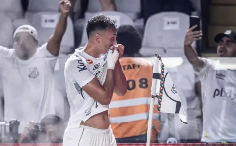Santos vence confronto direto com o Ceará e abre dois pontos de vantagem na liderança da Série B