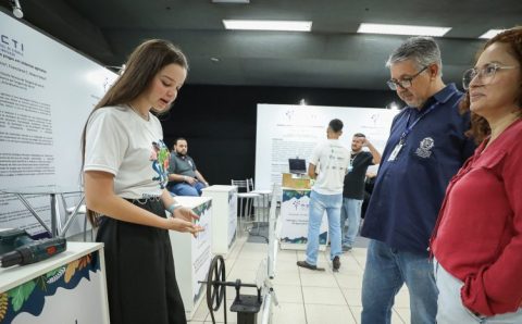Pesquisa ambiental, cão robótico para cegos e dispositivo para tratamento de esgoto: confira os projetos de inovação de estudantes mato-grossenses