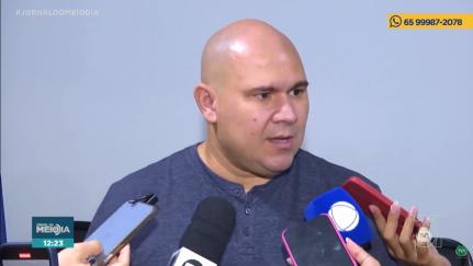 MT:  ECONOMIA DE R$ 100 MI:   Abilio anuncia demissão de mil servidores comissionados e corte de contratos