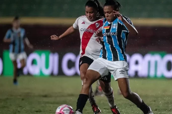 Jogadoras acusadas de racismo seguem presas após habeas corpus negado