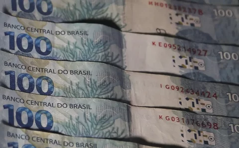 Dívida Pública sobe 1,8% em outubro e volta a superar R$ 7 trilhões