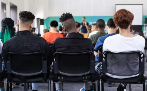 Uma a cada 3 famílias diz que filhos não aprendem o esperado na escola