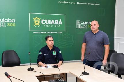 Ex-prefeito questiona contrato de R$ 77 mi e Abilio rebate