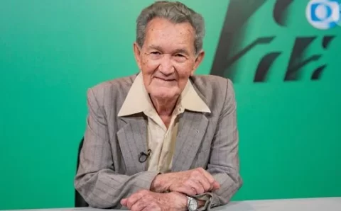 O que aconteceu com Léo Batista? Hospital atualiza estado de saúde e diagnóstico grave do jornalista de 92 anos