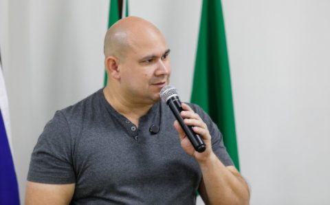 MT:  EDUCAÇÃO  Abilio Brunini avisa que mil 4 crianças ficarão sem aulas este ano