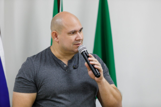 MT:  EDUCAÇÃO  Abilio Brunini avisa que mil 4 crianças ficarão sem aulas este ano